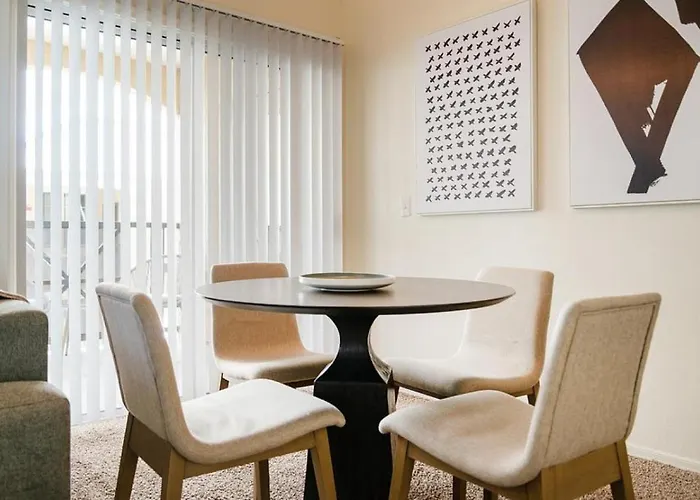 Landing - Modern With Amazing Amenities *