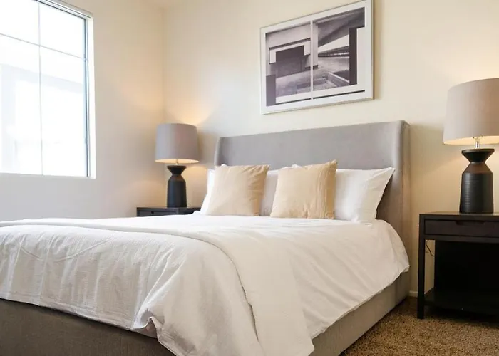Landing - Modern With Amazing Amenities